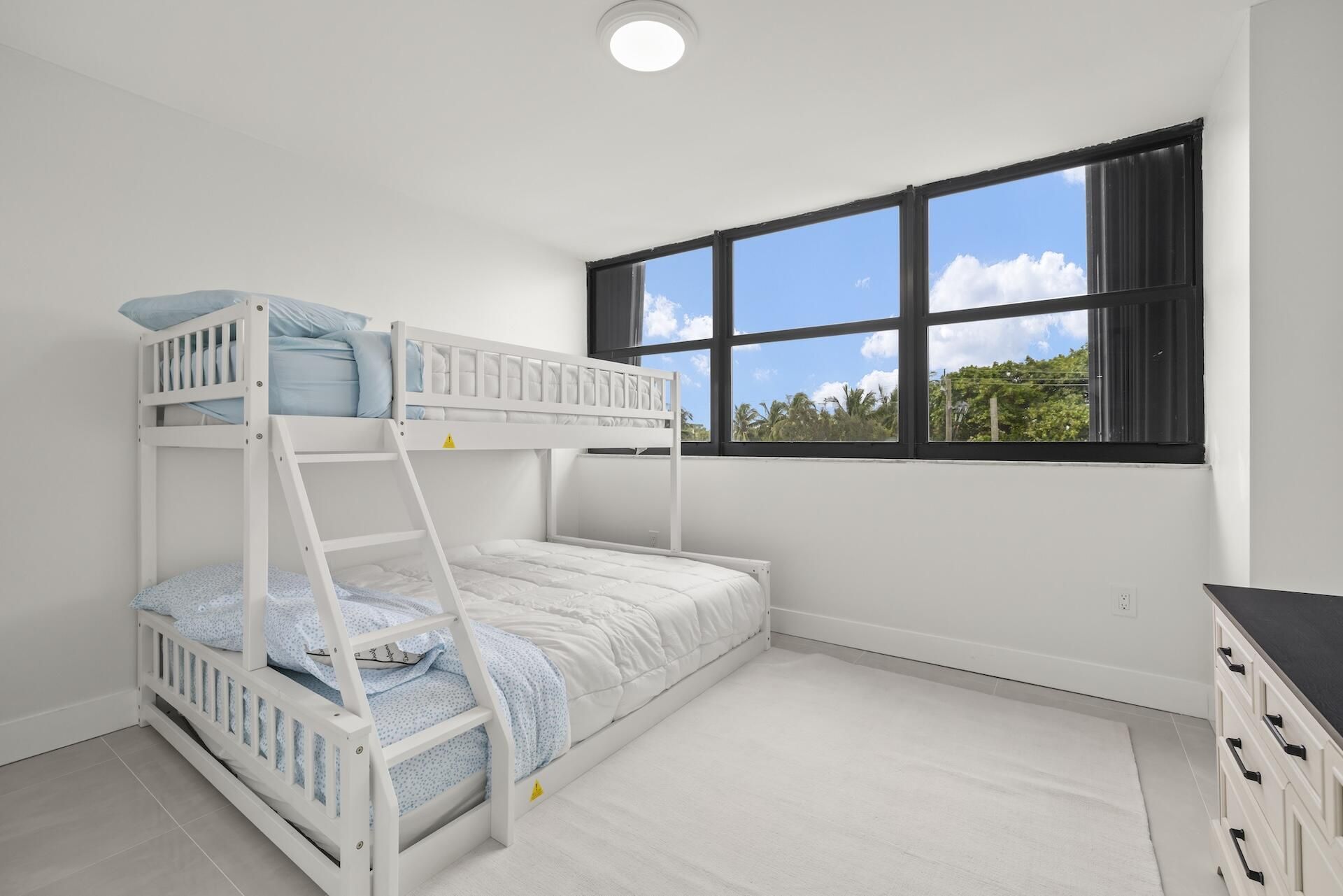 5600 N Flagler Drive, Unit 207, West Palm Beach, FL 33407 Photo