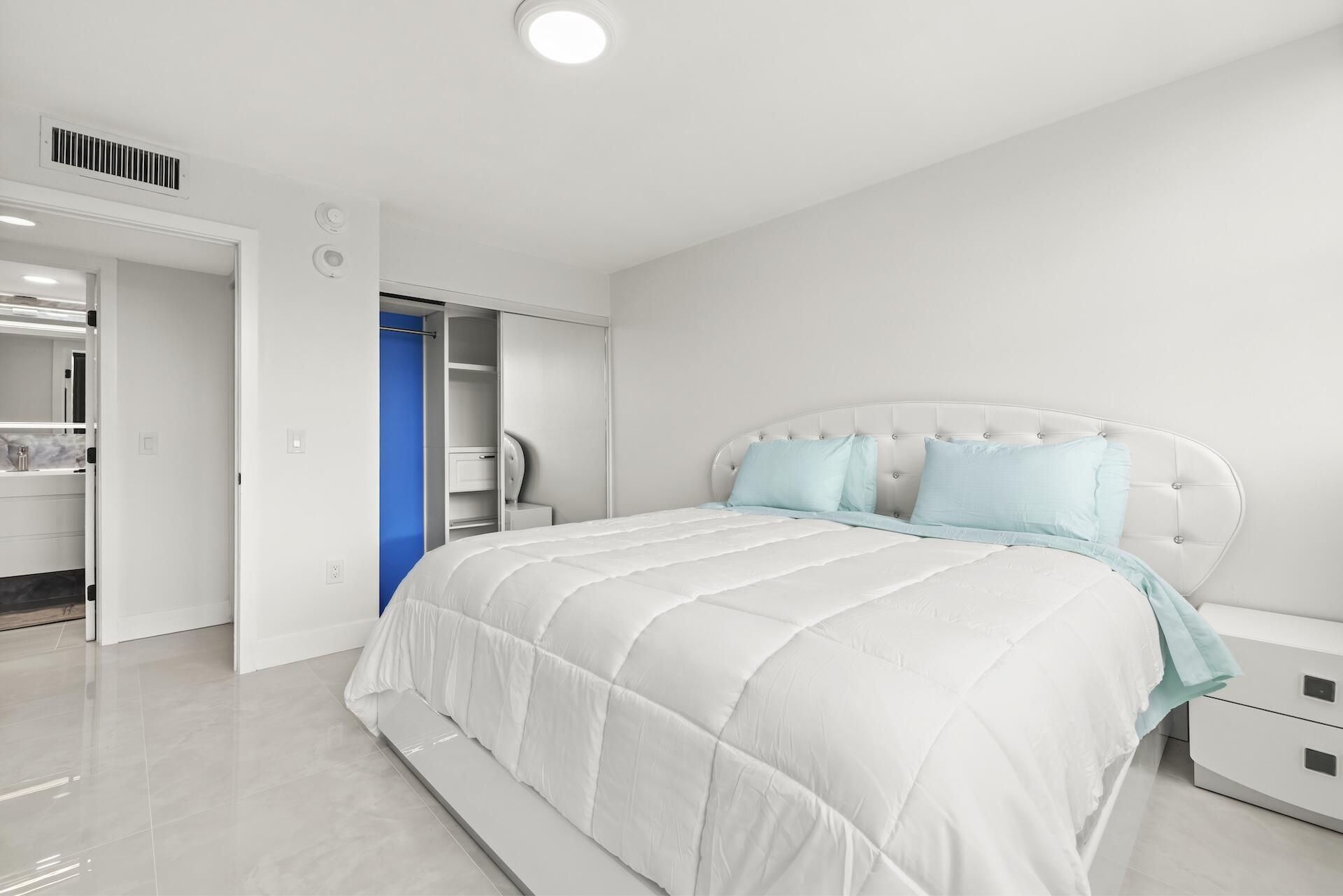 5600 N Flagler Drive, Unit 207, West Palm Beach, FL 33407 Photo