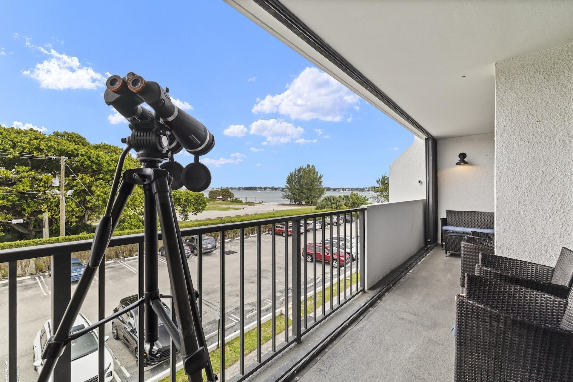 5600 N Flagler Drive, Unit 207, West Palm Beach, FL 33407 Photo