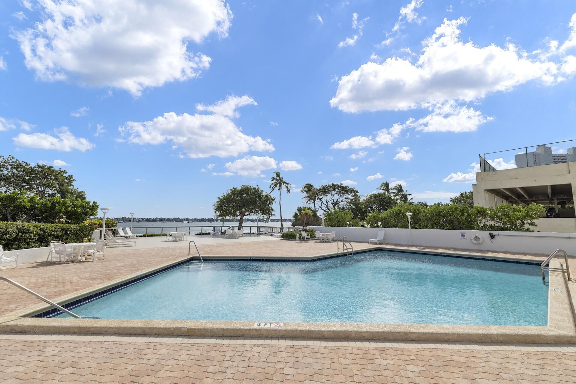 5600 N Flagler Drive, Unit 207, West Palm Beach, FL 33407 Photo