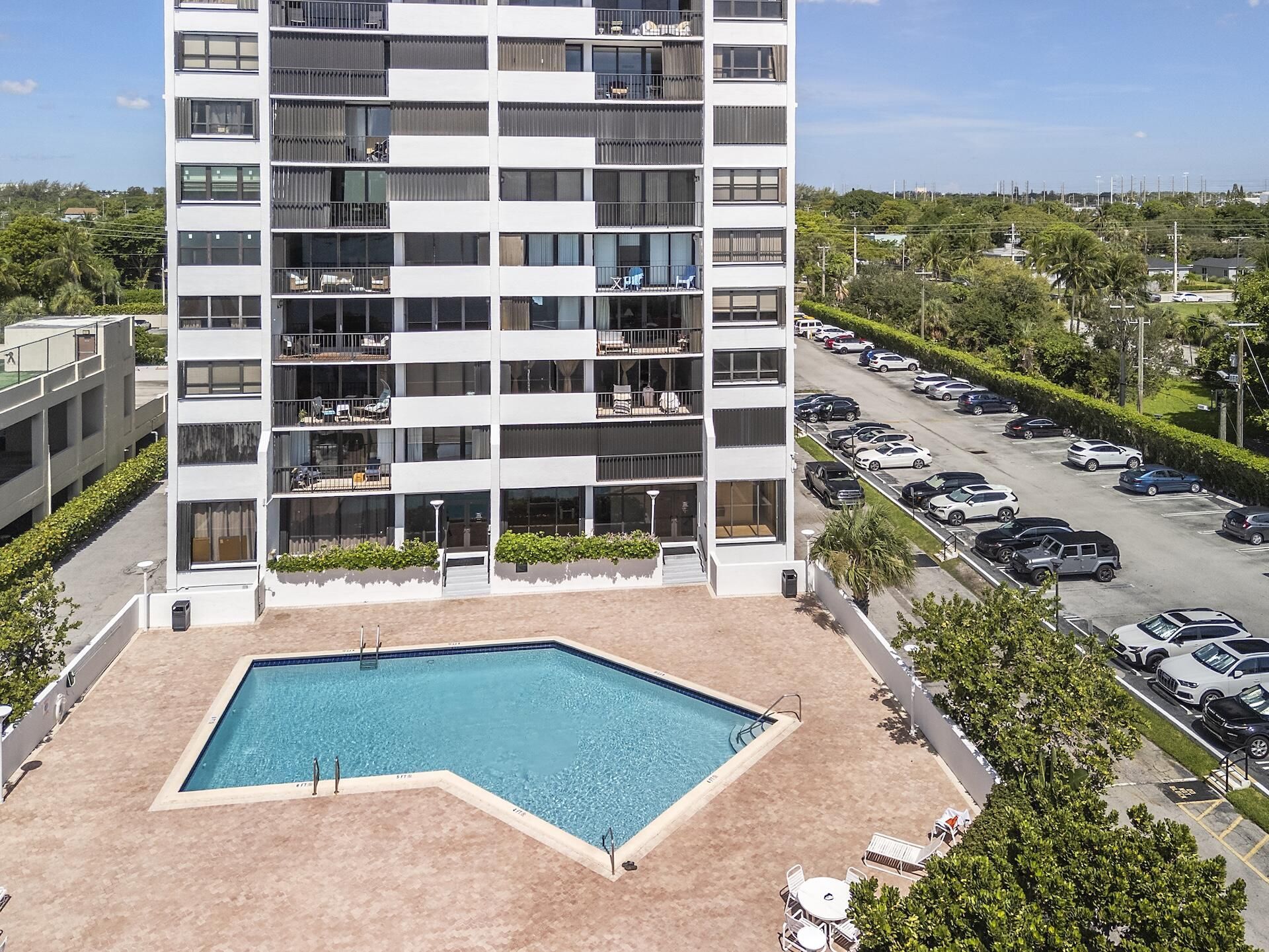 5600 N Flagler Drive, Unit 207, West Palm Beach, FL 33407 Photo