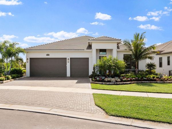 8688 SW Cantante Way, Port St. Lucie, FL 34987