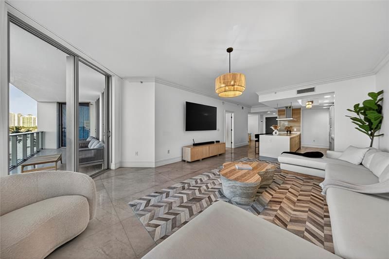 17301 Biscayne Boulevard, Unit 506, Aventura, FL 33160 Photo