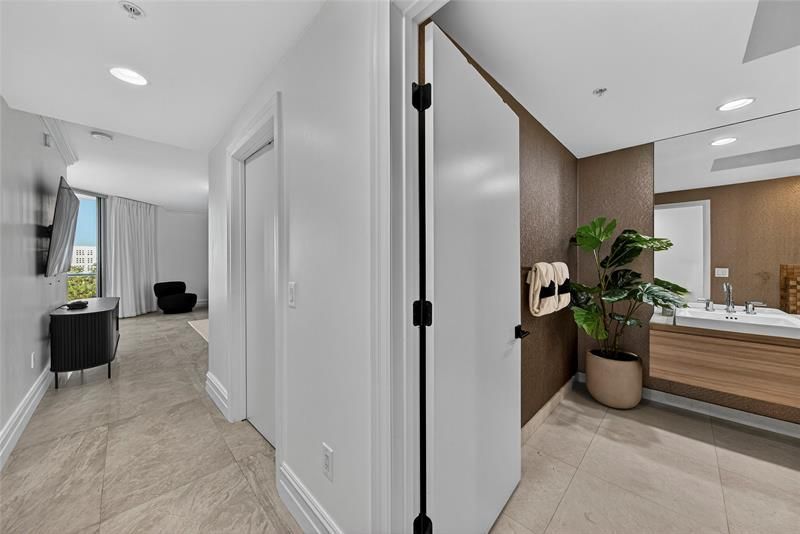 17301 Biscayne Boulevard, Unit 506, Aventura, FL 33160 Photo