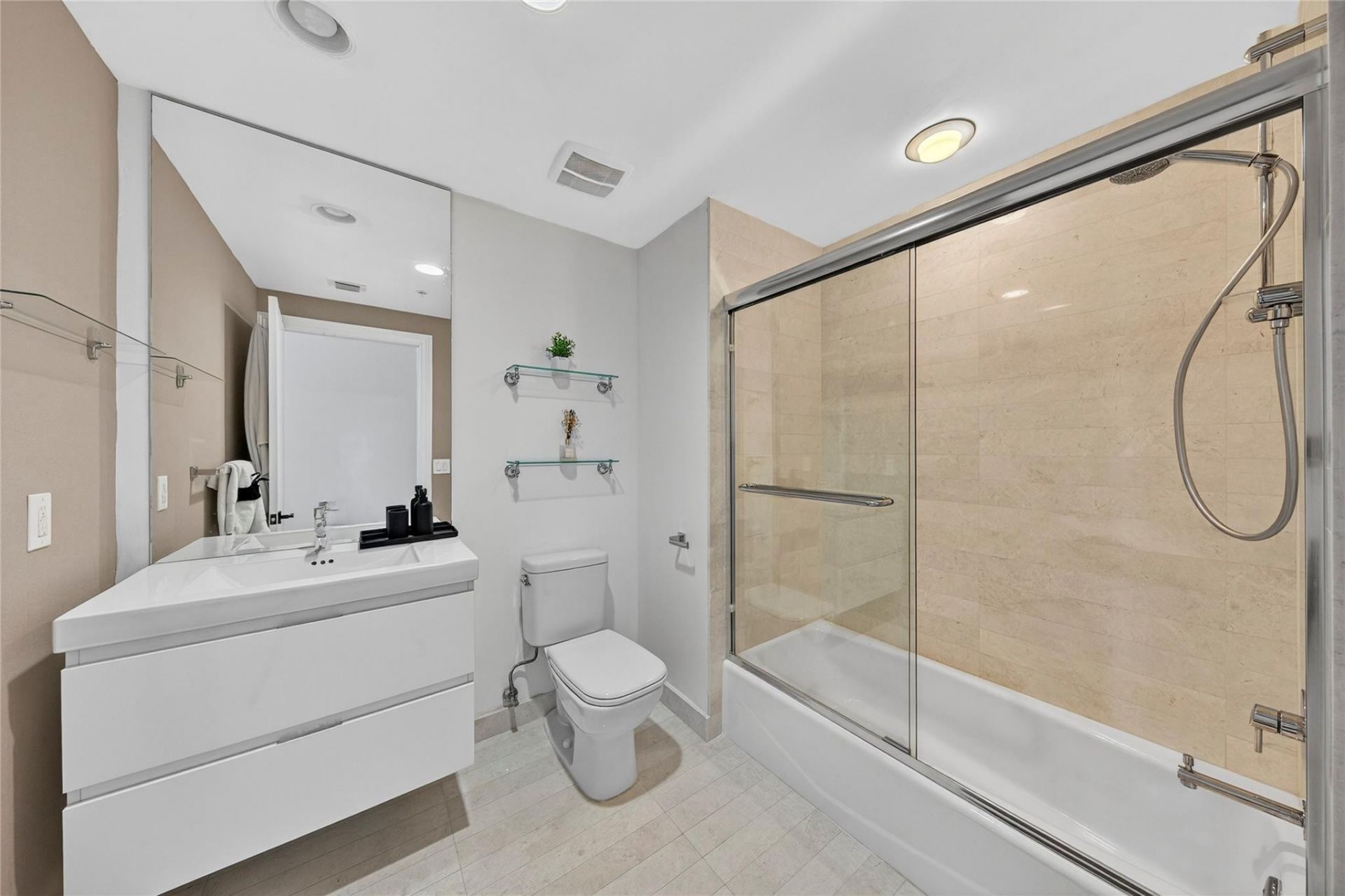 17301 Biscayne Boulevard, Unit 506, Aventura, FL 33160 Photo