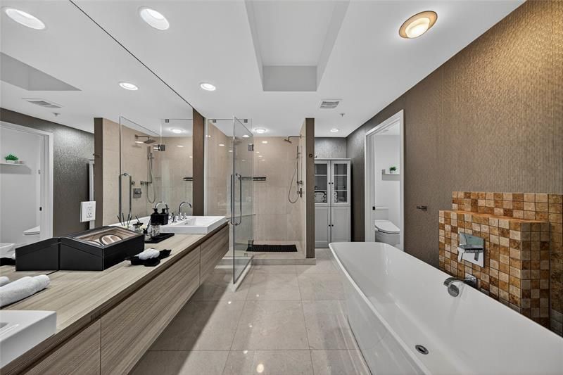 17301 Biscayne Boulevard, Unit 506, Aventura, FL 33160 Photo