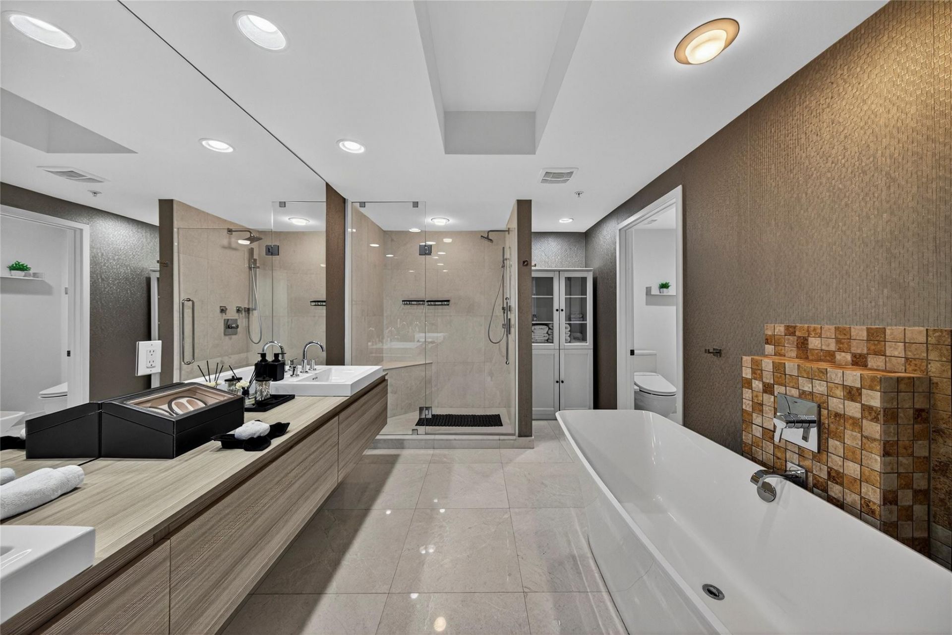 17301 Biscayne Boulevard, Unit 506, Aventura, FL 33160 Photo