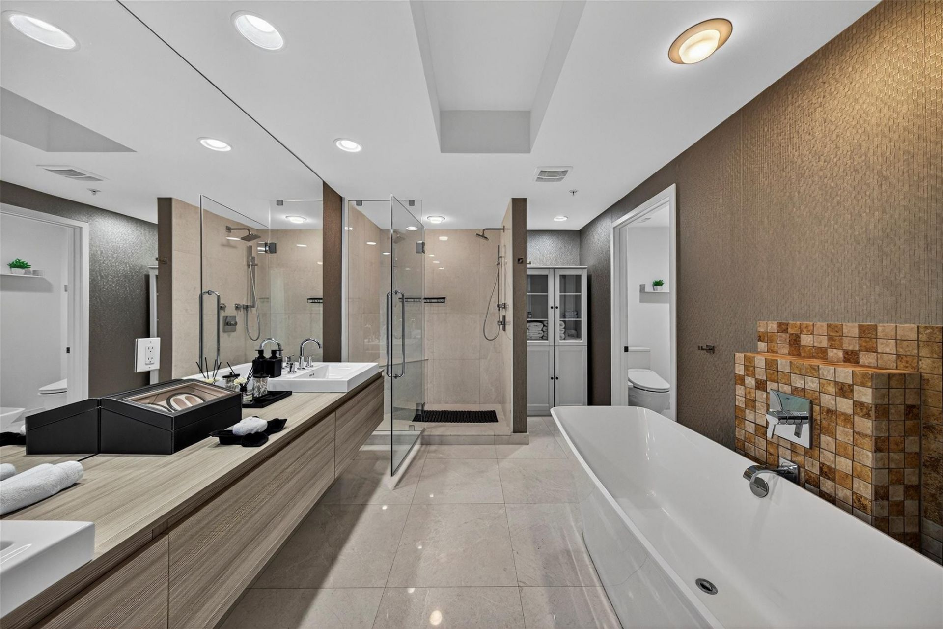 17301 Biscayne Boulevard, Unit 506, Aventura, FL 33160 Photo