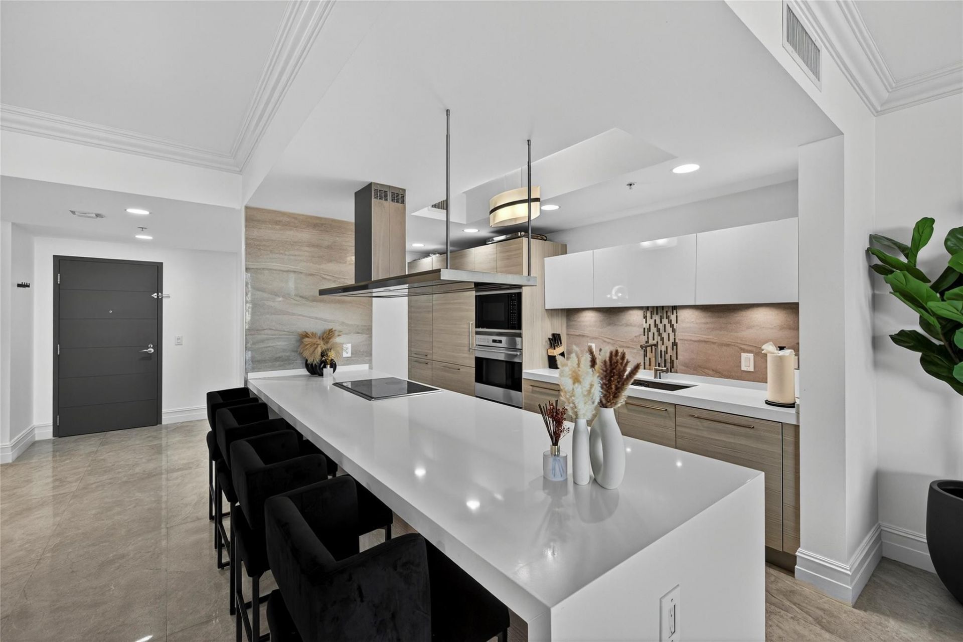 17301 Biscayne Boulevard, Unit 506, Aventura, FL 33160 Photo