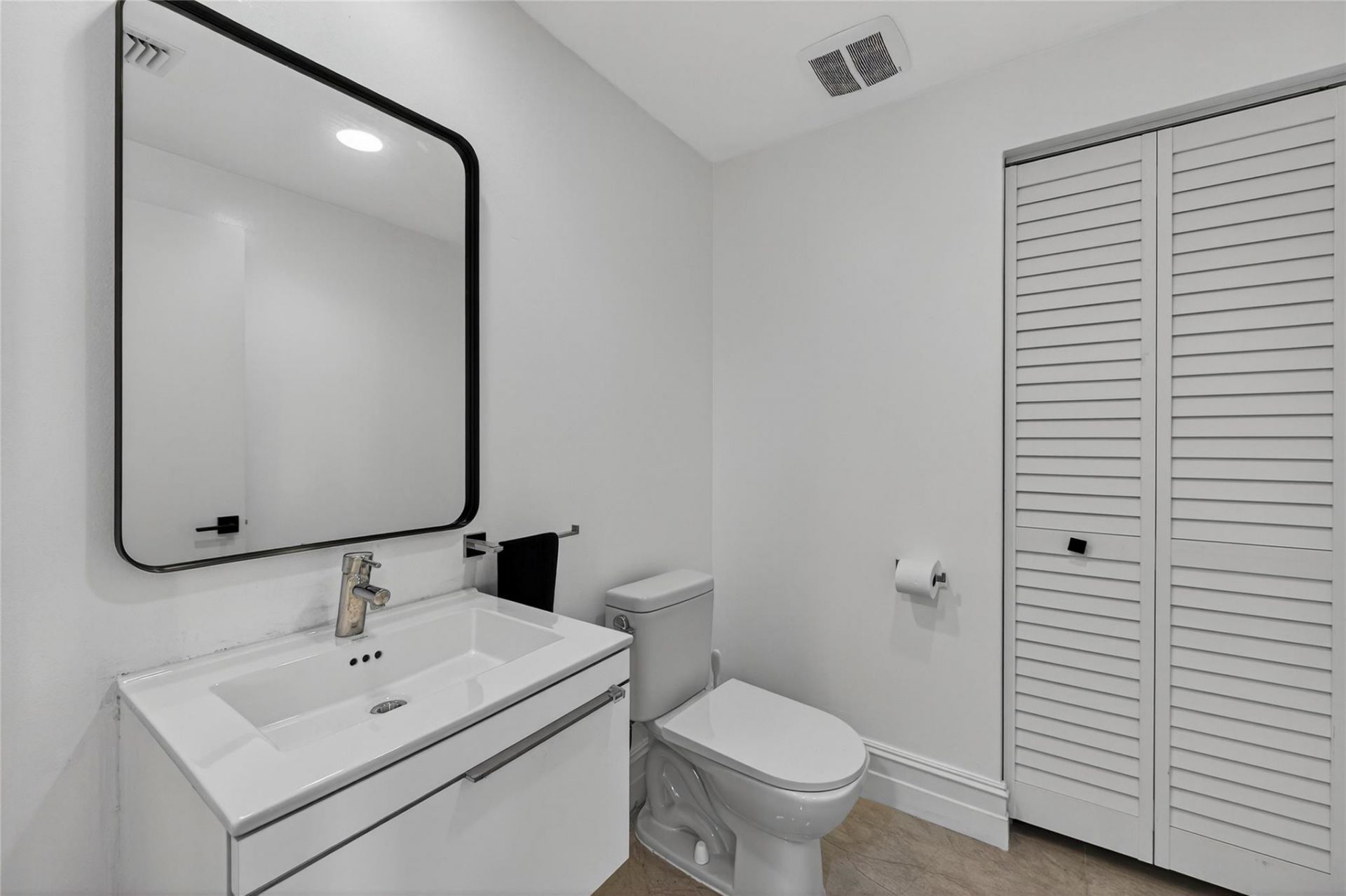 17301 Biscayne Boulevard, Unit 506, Aventura, FL 33160 Photo