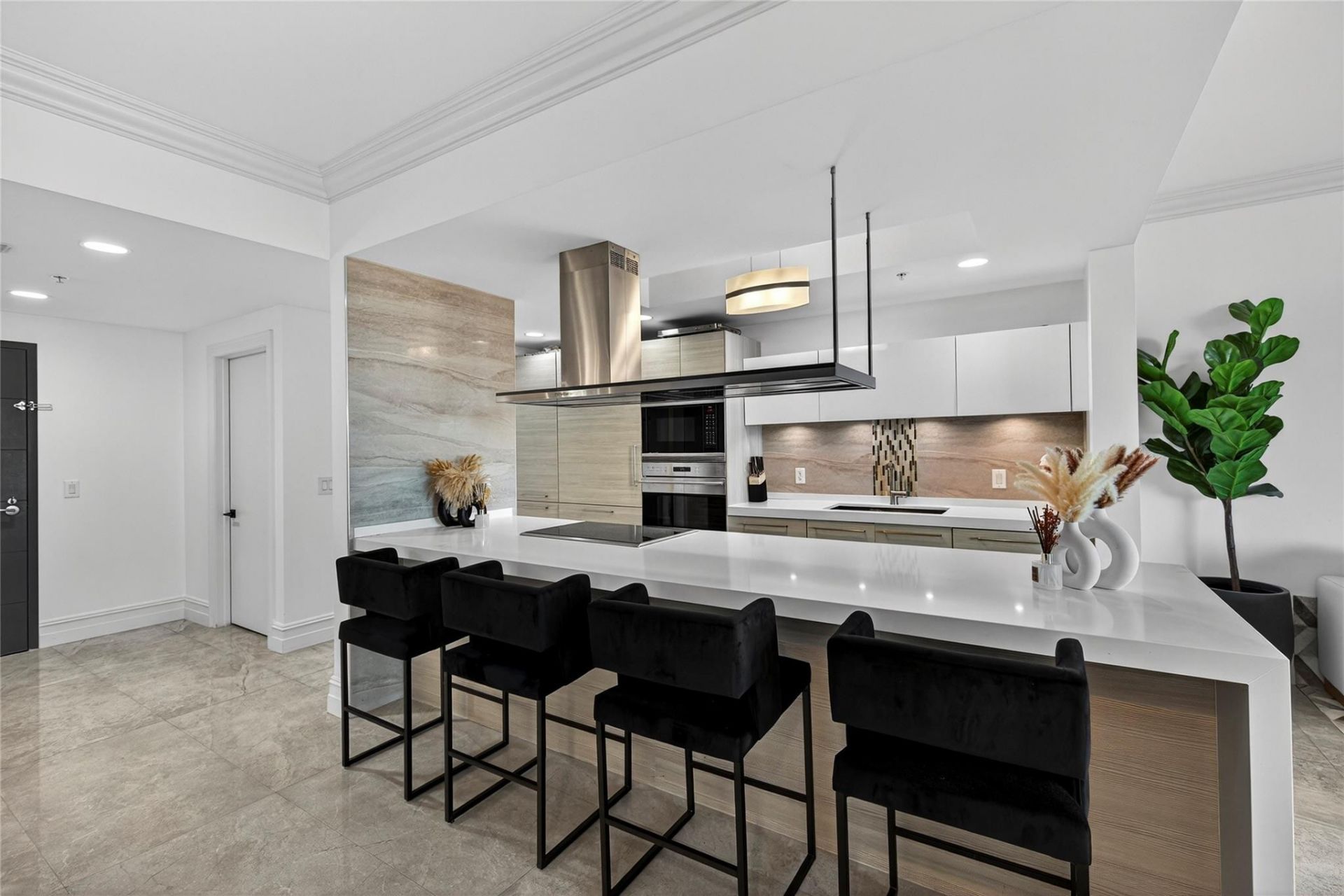 17301 Biscayne Boulevard, Unit 506, Aventura, FL 33160 Photo