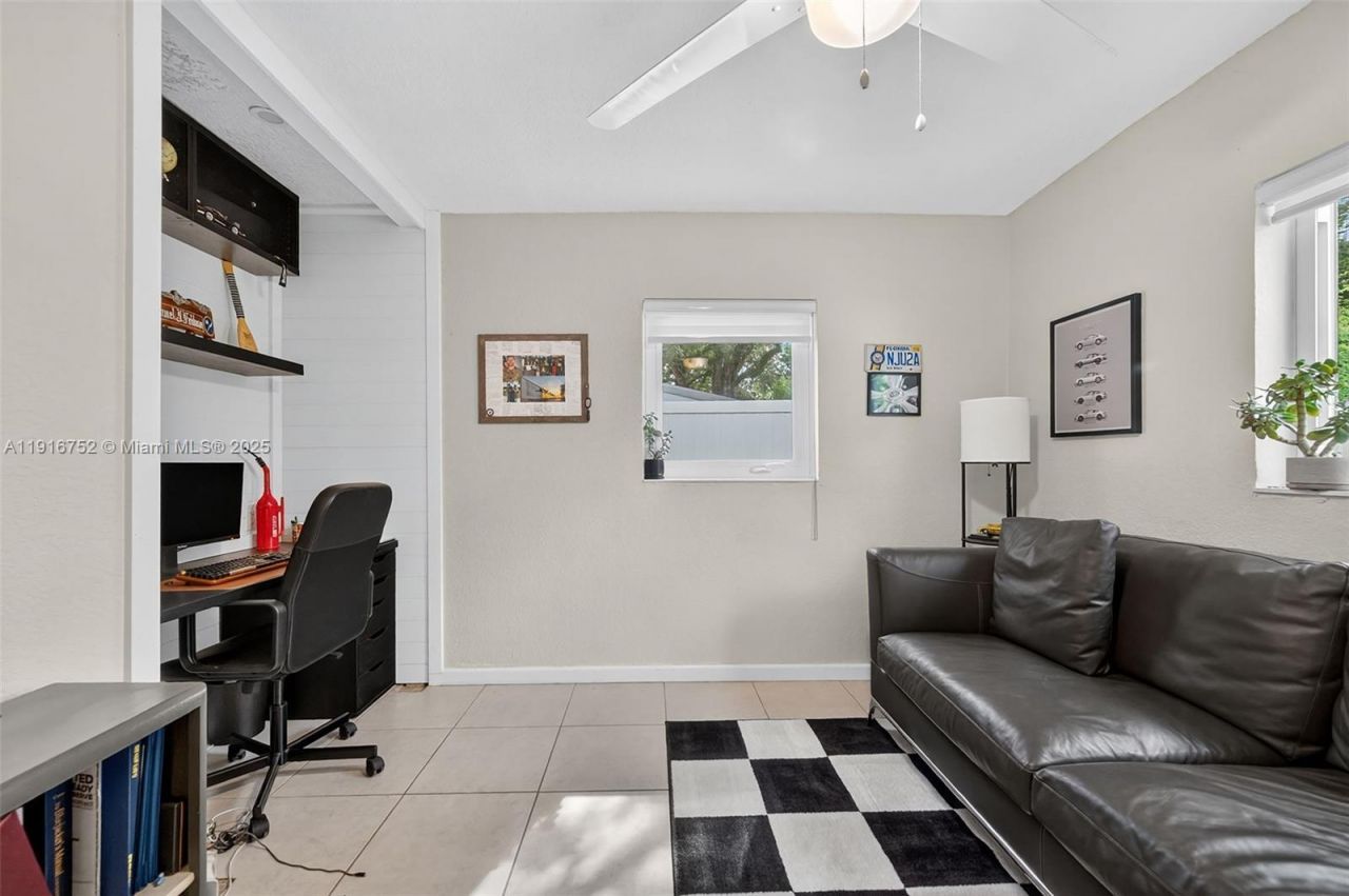 6640 Douglas, Hollywood, FL 33024 Photo