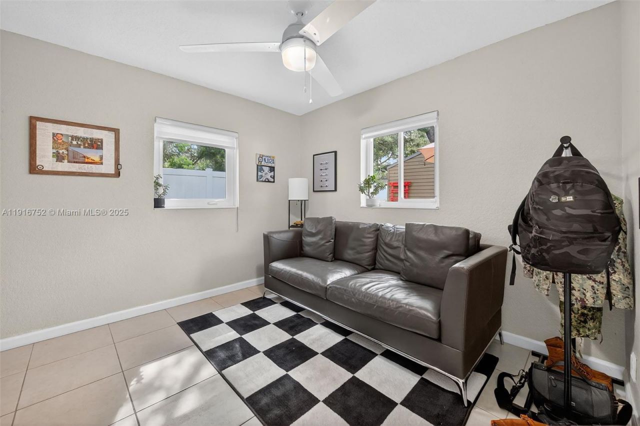 6640 Douglas, Hollywood, FL 33024 Photo