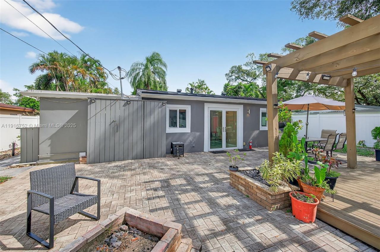 6640 Douglas, Hollywood, FL 33024 Photo