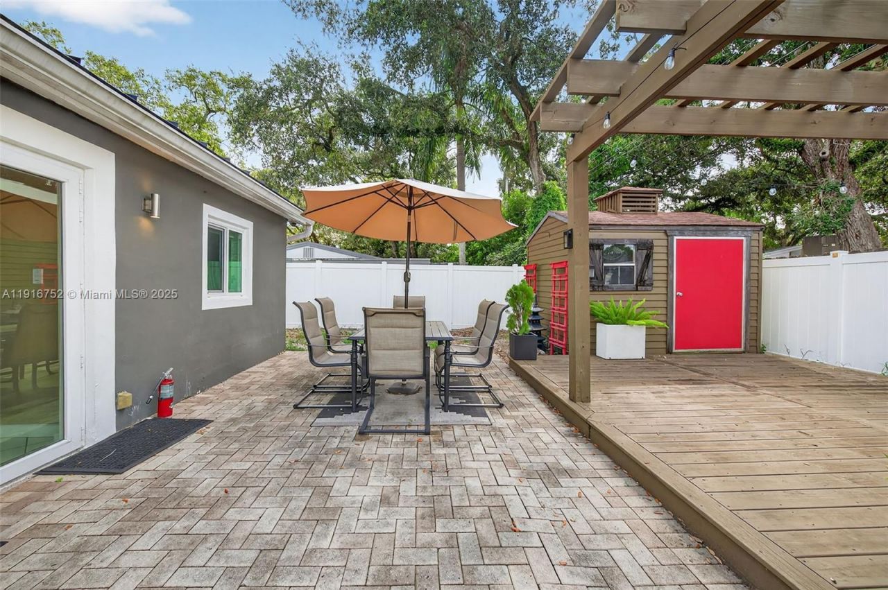 6640 Douglas, Hollywood, FL 33024 Photo