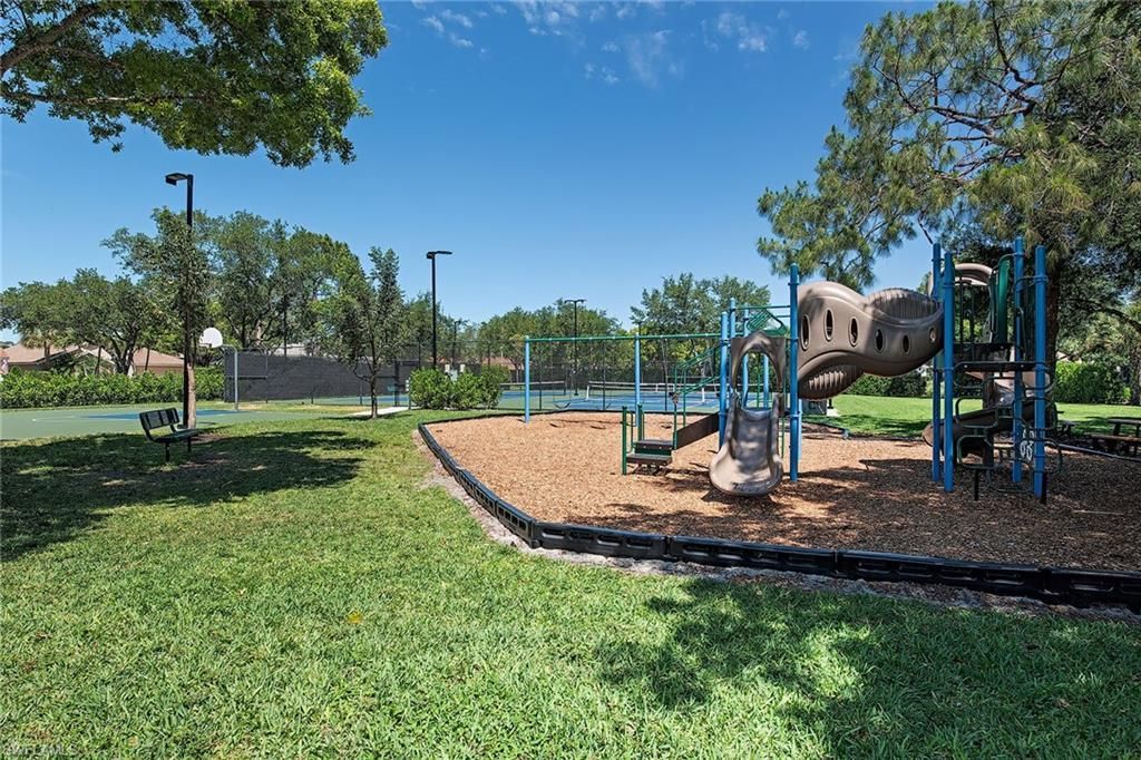 6572 Chestnut Cir, Naples, FL 34109 Photo