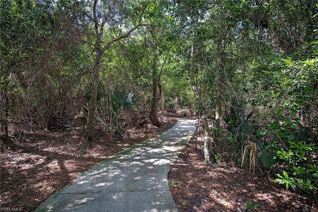 6572 Chestnut Cir, Naples, FL 34109 Photo