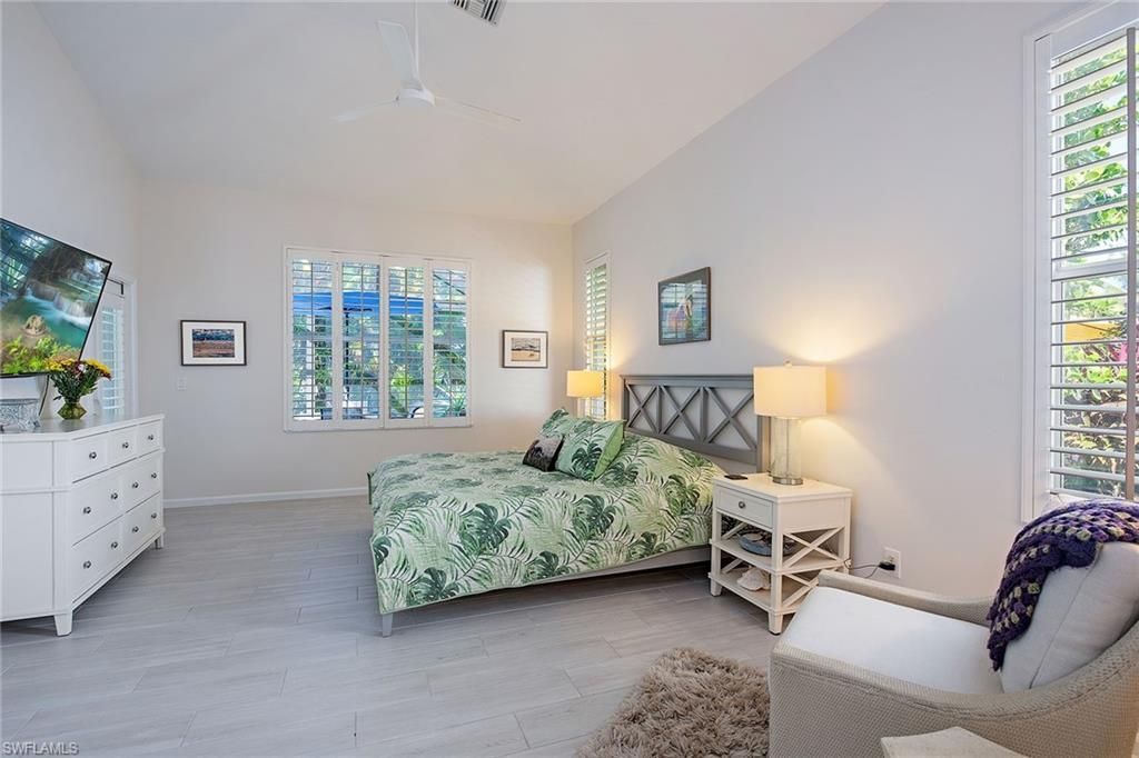 6572 Chestnut Cir, Naples, FL 34109 Photo