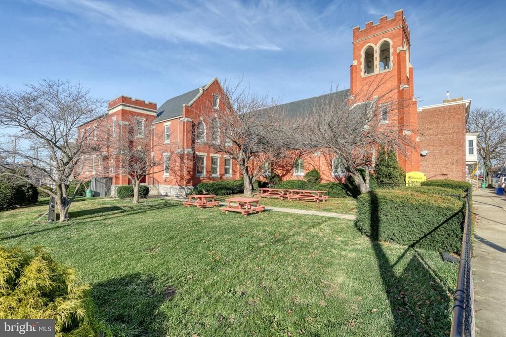 811 E MARKET STREET, YORK, PA 17403