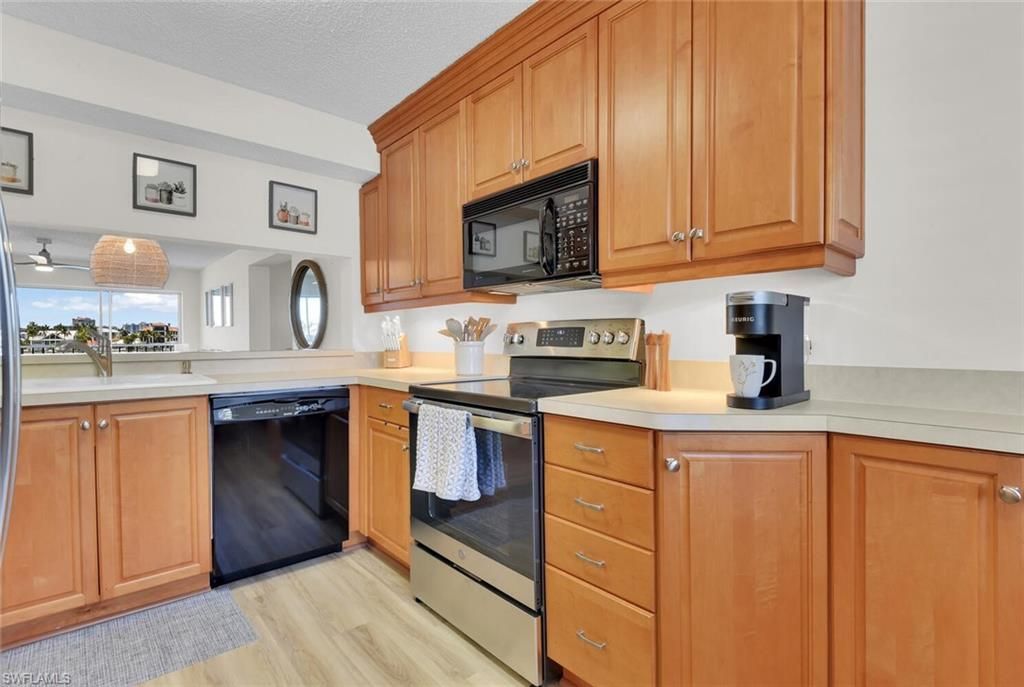 10682 Gulf Shore Dr, Unit C205, Naples, FL 34108 Photo