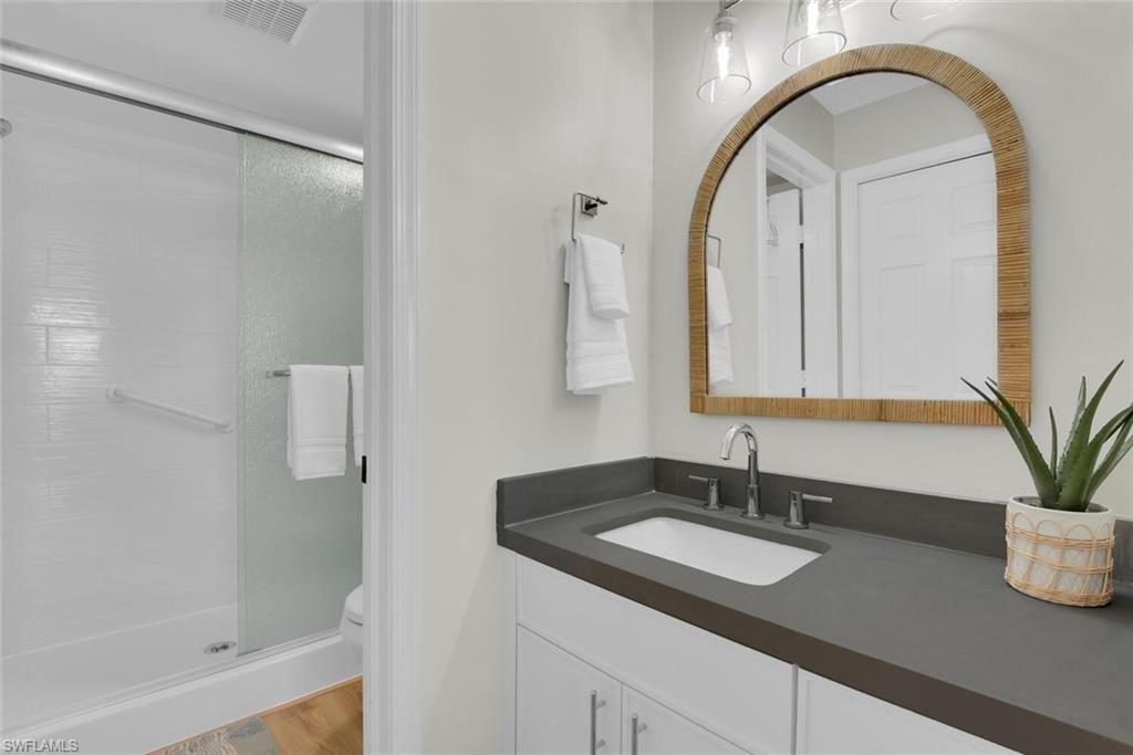 10682 Gulf Shore Dr, Unit C205, Naples, FL 34108 Photo
