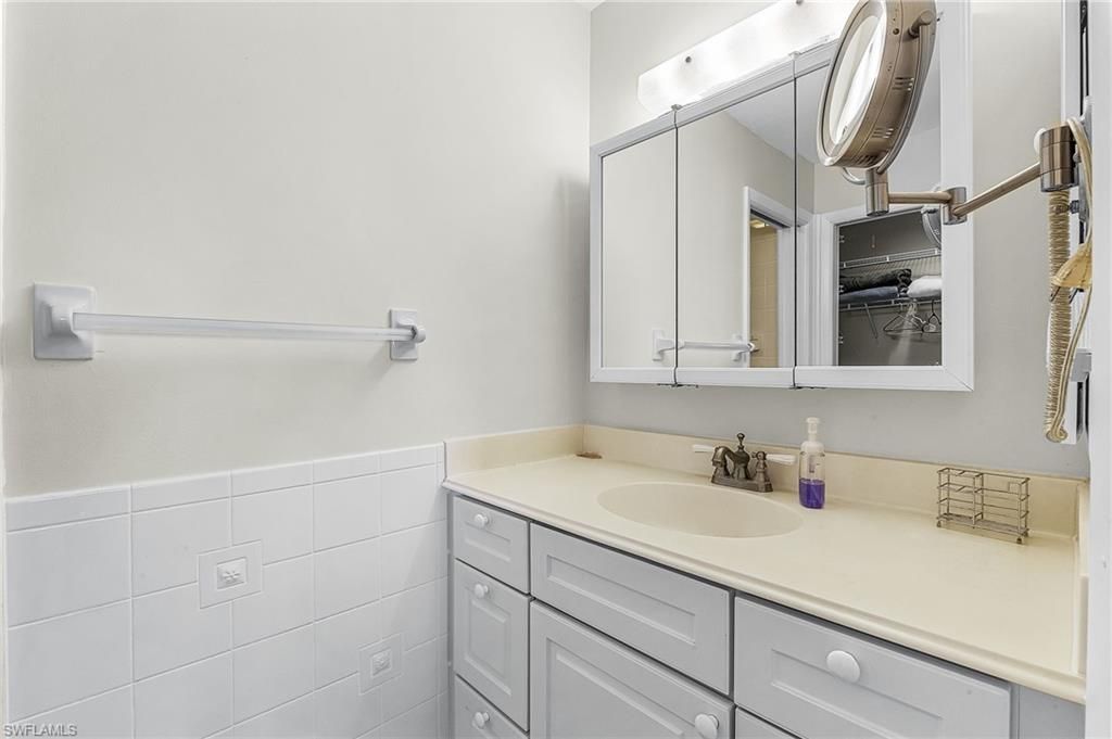 2888 Oleander St, Unit C4, Saint James City, FL 33956 Photo