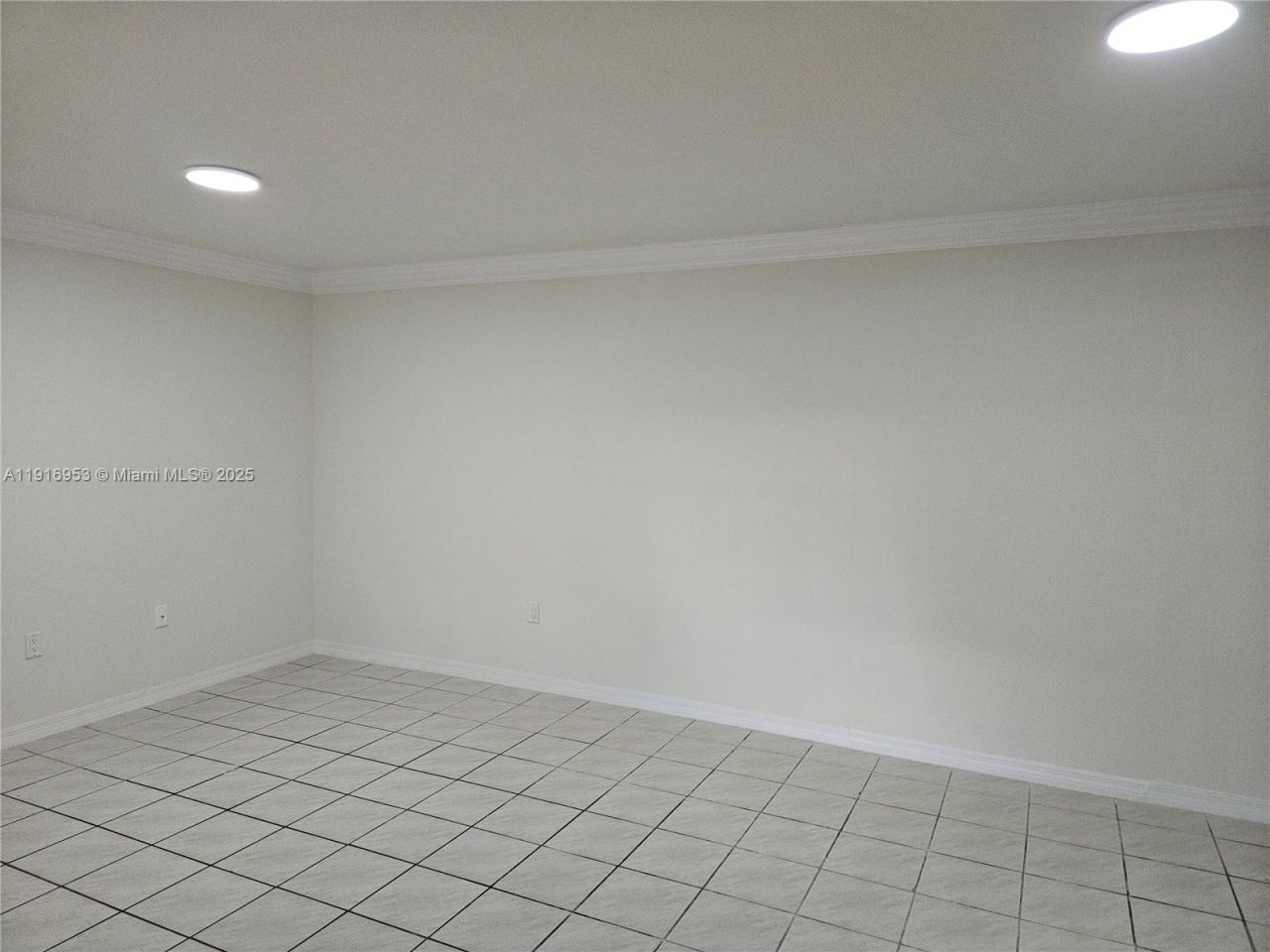 311 W Park Dr, Unit 101-13, Miami, FL 33172 Photo