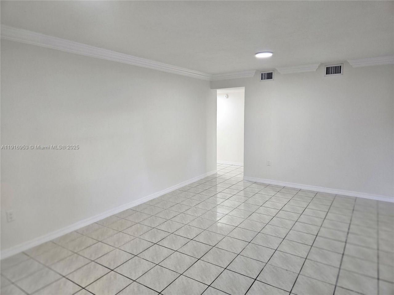 311 W Park Dr, Unit 101-13, Miami, FL 33172 Photo