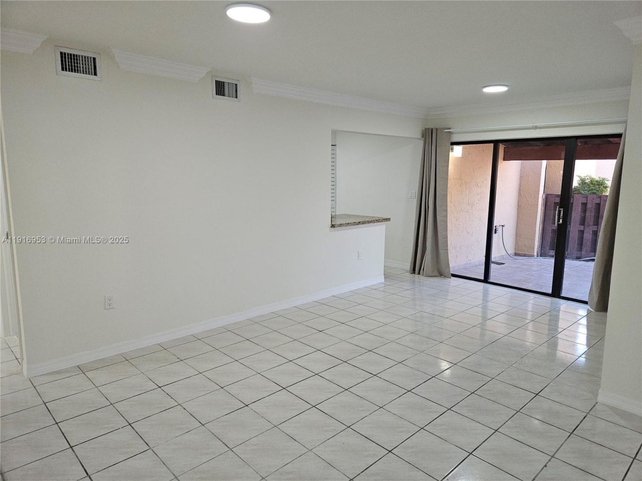 311 W Park Dr, Unit 101-13, Miami, FL 33172 Photo