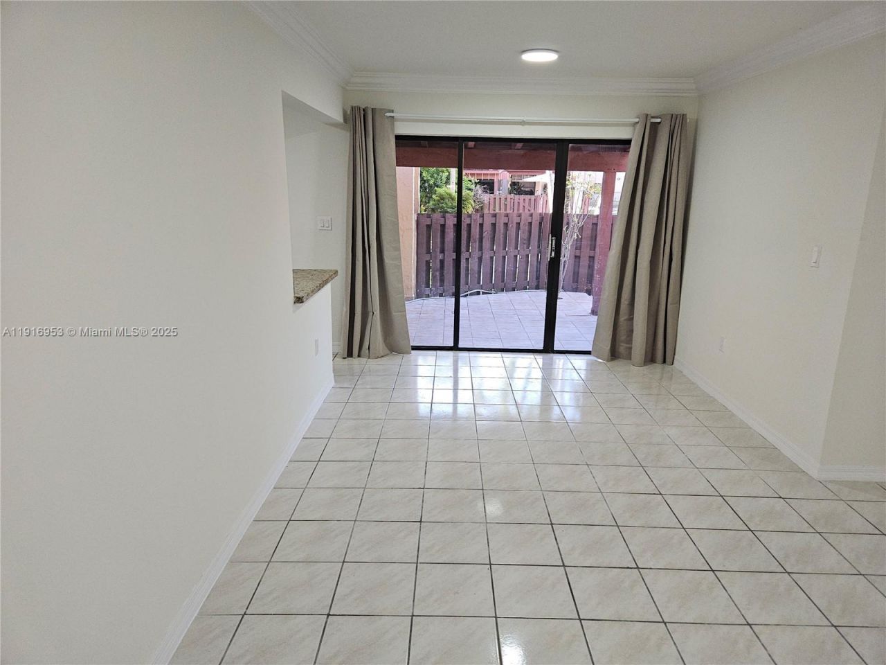 311 W Park Dr, Unit 101-13, Miami, FL 33172 Photo