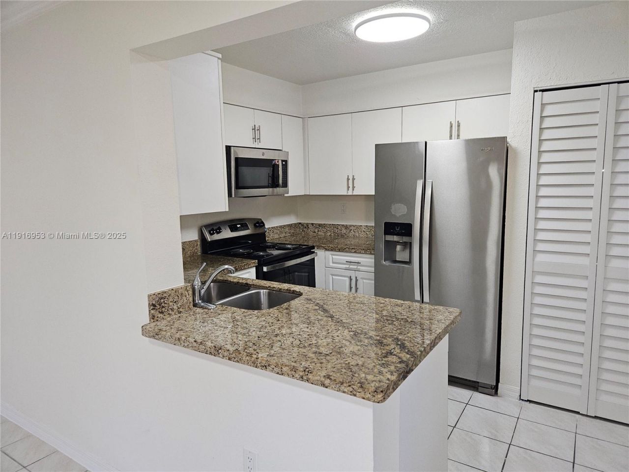 311 W Park Dr, Unit 101-13, Miami, FL 33172 Photo