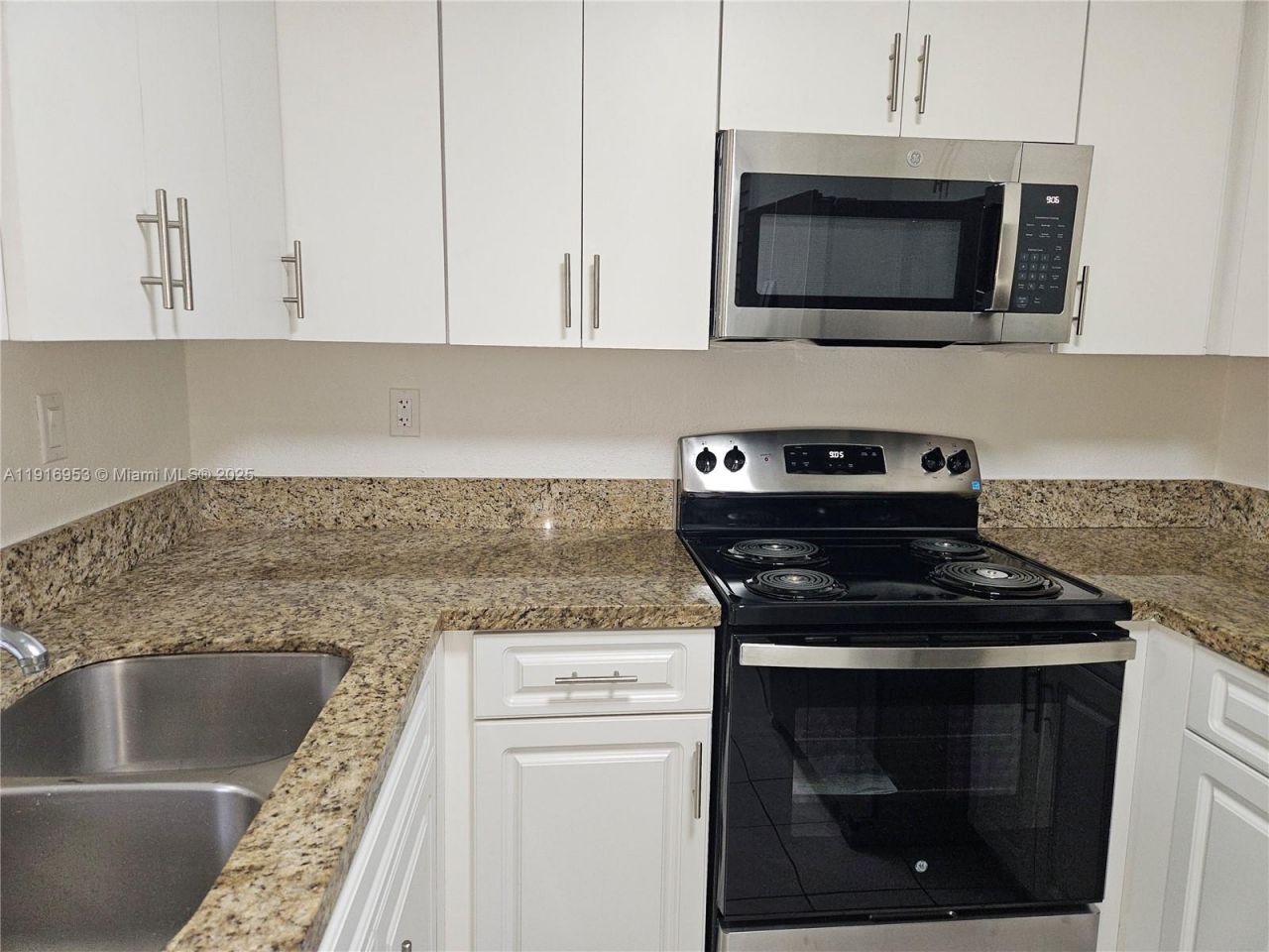 311 W Park Dr, Unit 101-13, Miami, FL 33172 Photo