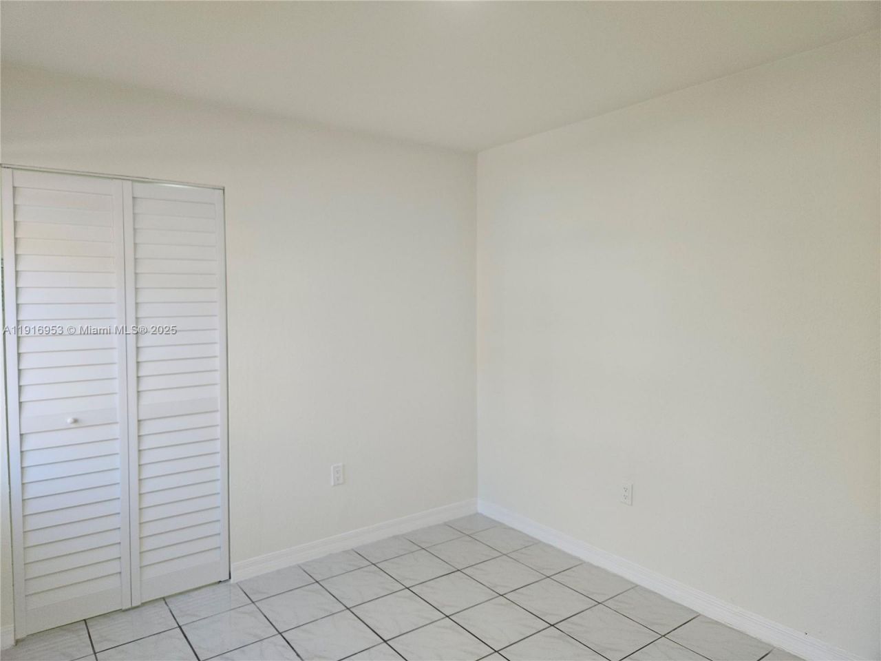 311 W Park Dr, Unit 101-13, Miami, FL 33172 Photo