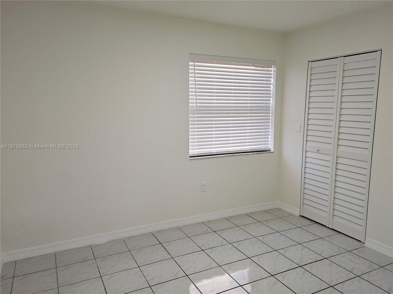 311 W Park Dr, Unit 101-13, Miami, FL 33172 Photo