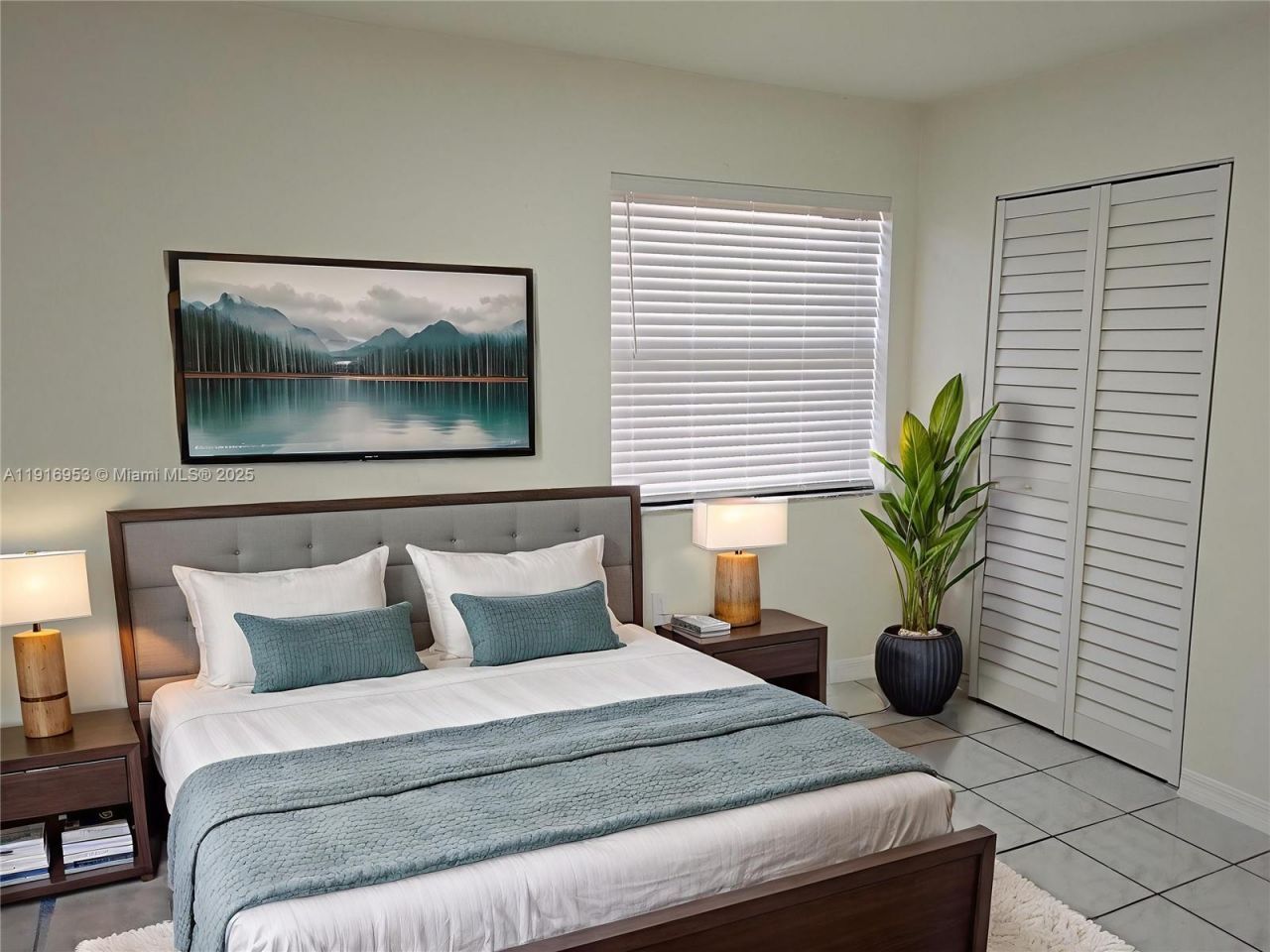 311 W Park Dr, Unit 101-13, Miami, FL 33172 Photo