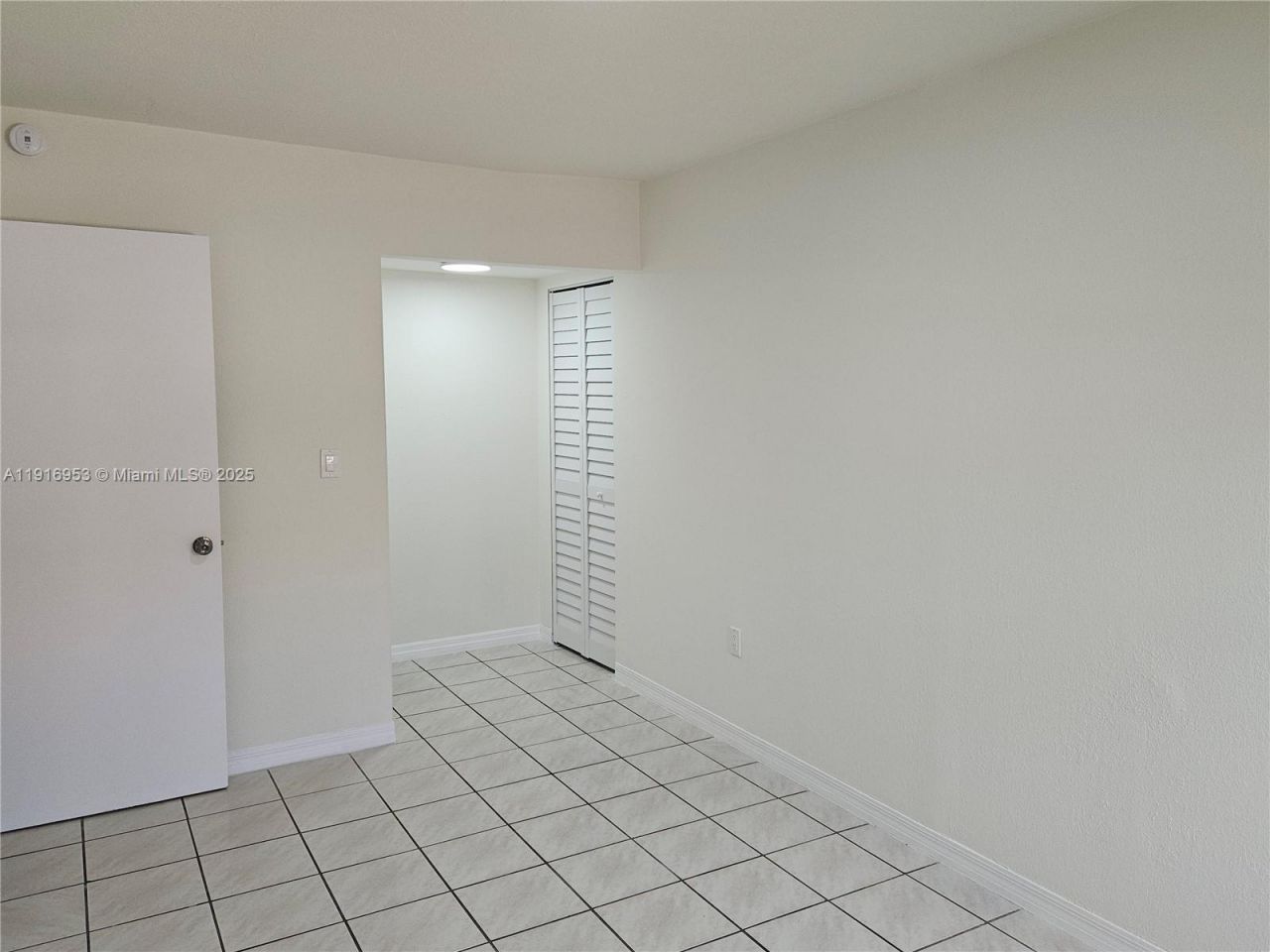 311 W Park Dr, Unit 101-13, Miami, FL 33172 Photo