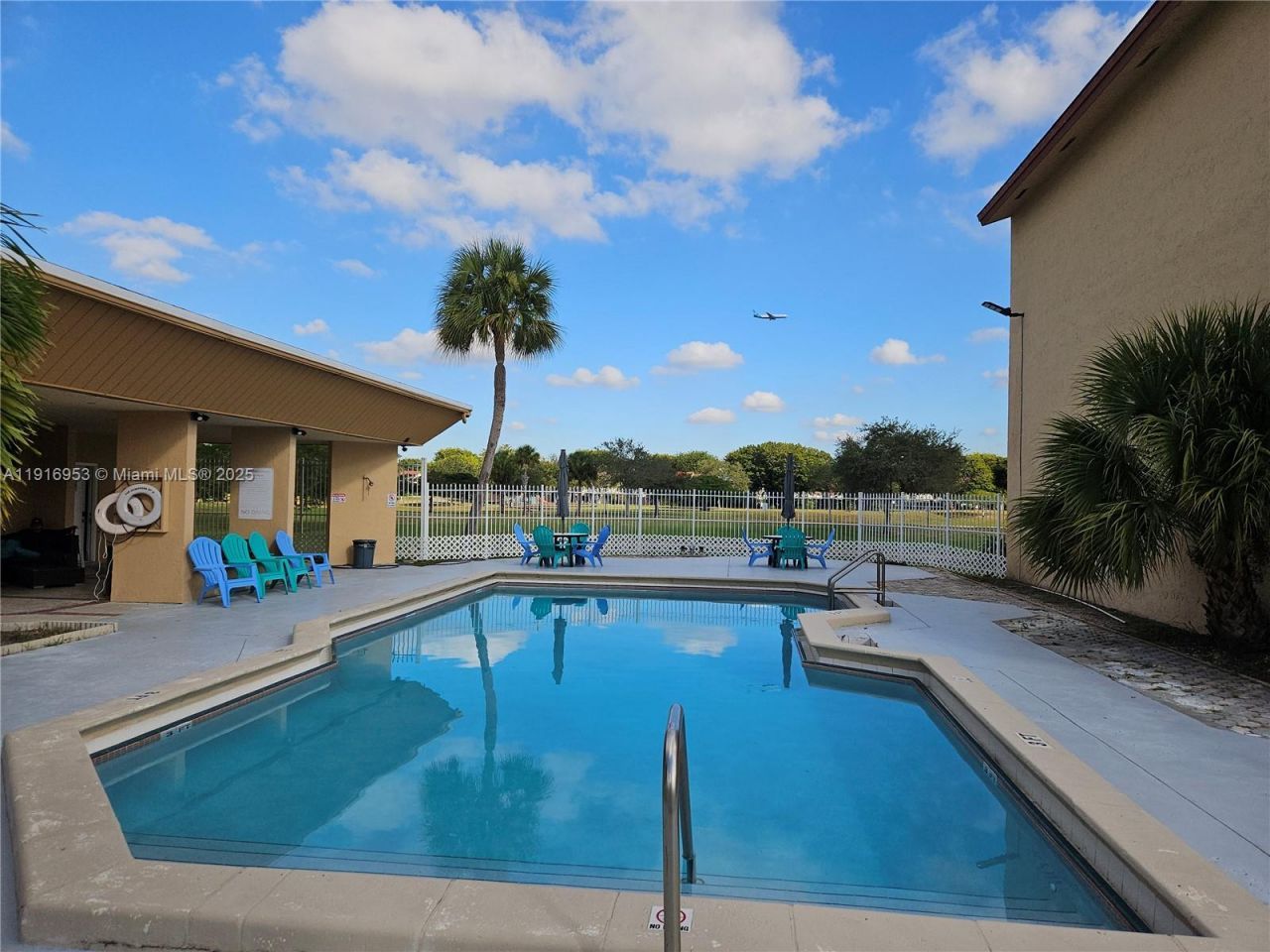 311 W Park Dr, Unit 101-13, Miami, FL 33172 Photo