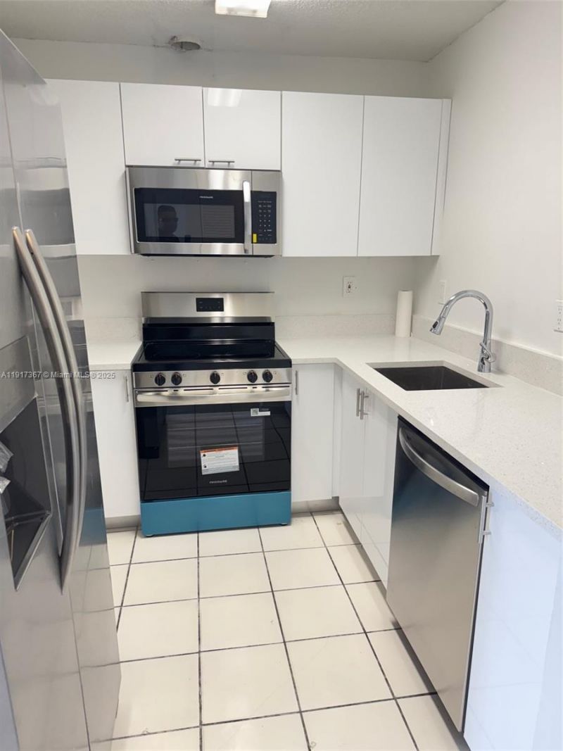 8419 SW 209th St, Cutler Bay, FL 33189 Photo