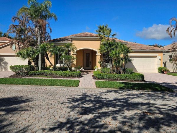 9535 E MAIDEN COURT, VERO BEACH, FL 32963
