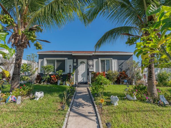 5320 Parker Avenue, West Palm Beach, FL 33405