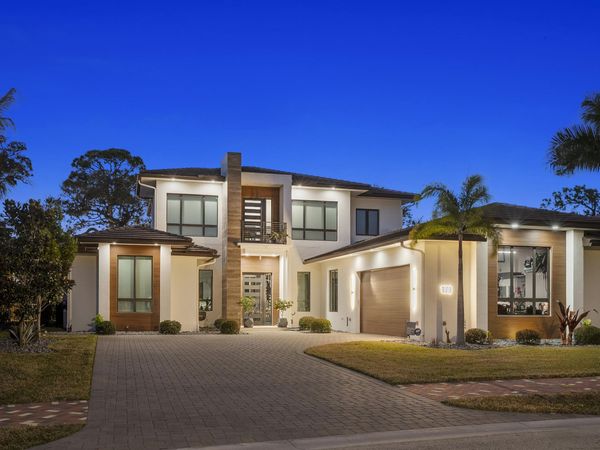 178 SE Via Lago Garda, Port St. Lucie, FL 34952