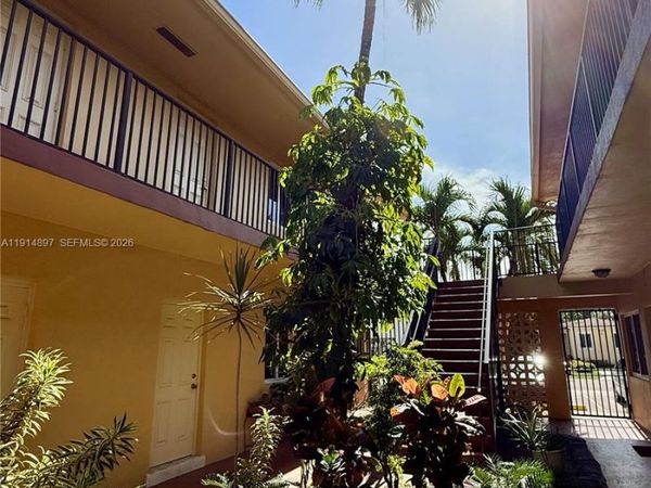 1733 Mayo St, Unit 9, Hollywood, FL 33020