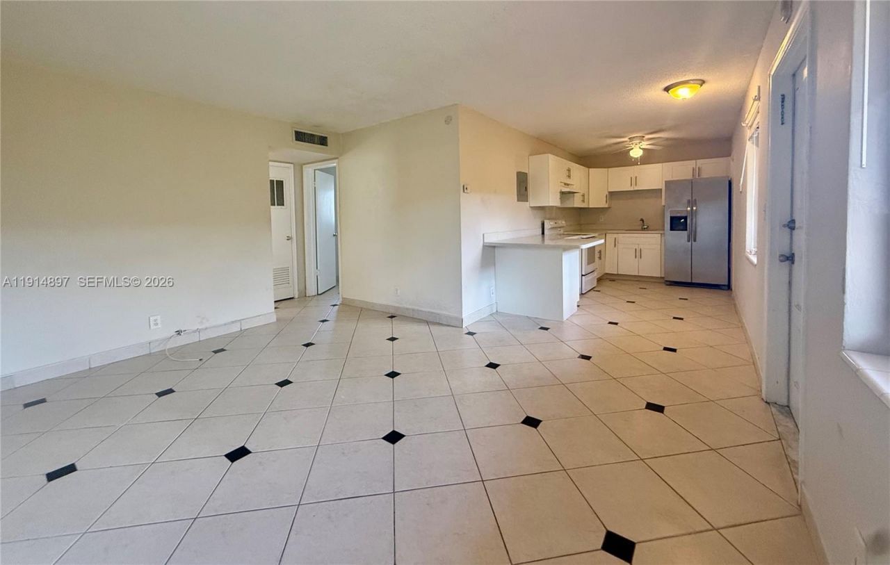 1733 Mayo St, Unit 9, Hollywood, FL 33020 Photo