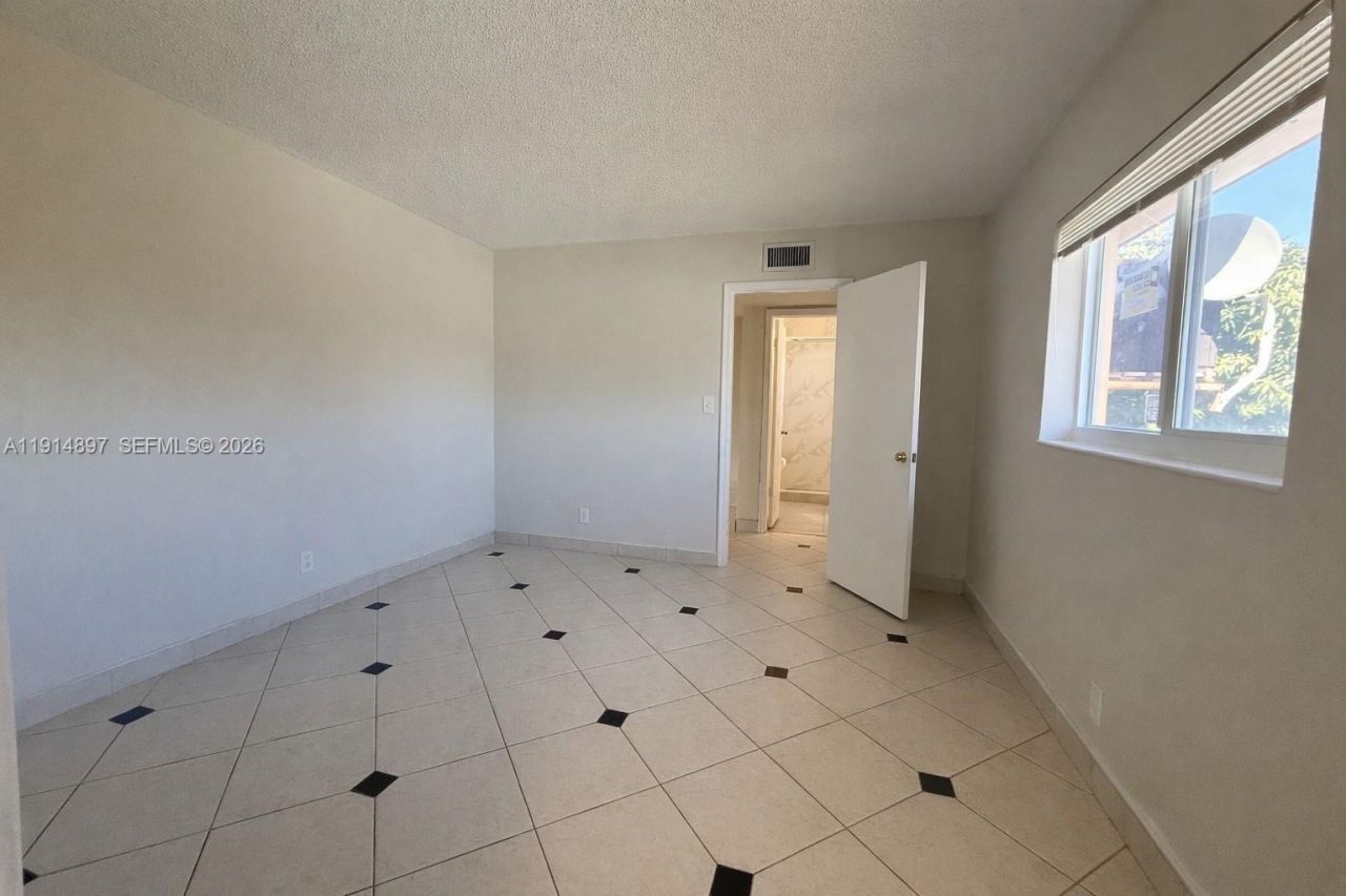1733 Mayo St, Unit 9, Hollywood, FL 33020 Photo