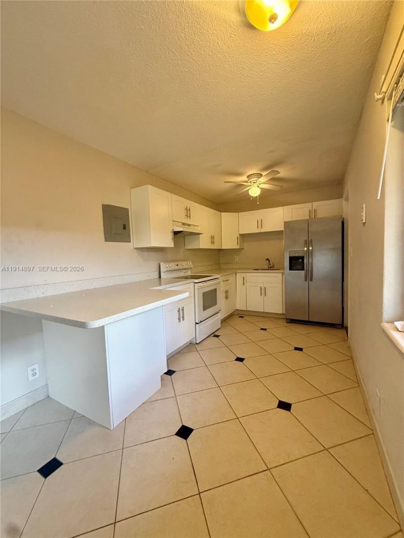 1733 Mayo St, Unit 9, Hollywood, FL 33020 Photo