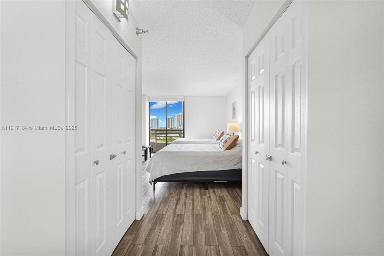 3300 NE 191st St, Unit 1007, Aventura, FL 33180 Photo