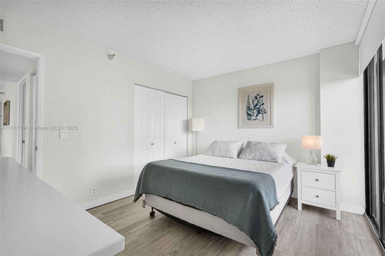 3300 NE 191st St, Unit 1007, Aventura, FL 33180 Photo