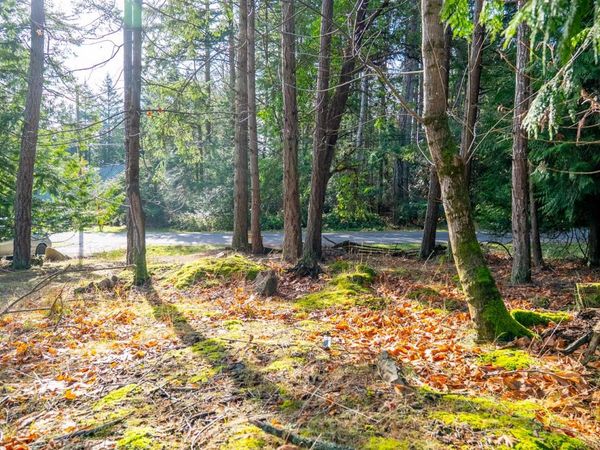 7904 Plumper Way, Pender Island, BC V0N 2M2