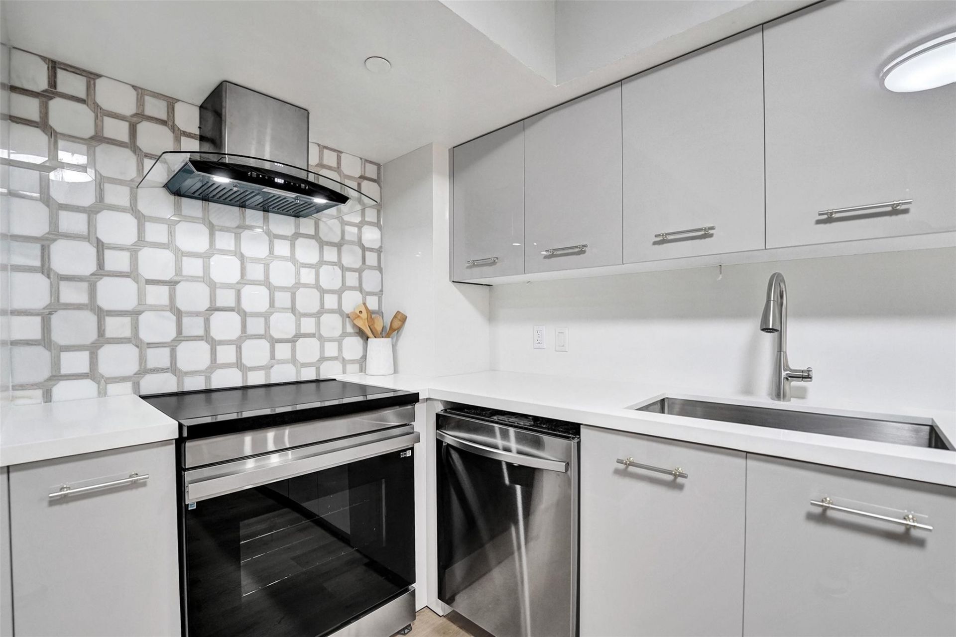 3200 Port Royale Drive, Unit 905, Fort Lauderdale, FL 33308 Photo