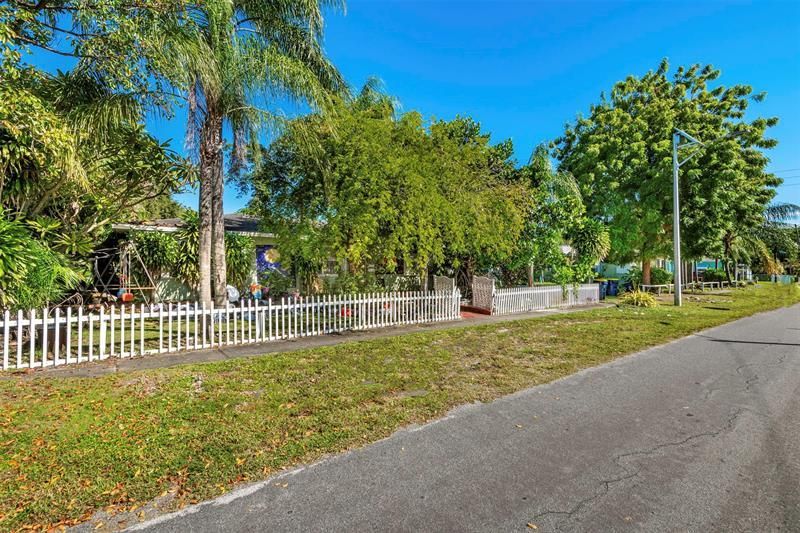 302 SW 15th St, Dania Beach, FL 33004 Photo